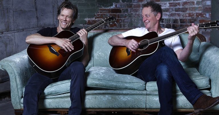Kevin Bacon und Michael Bacon bei The Bacon Brothers: Podcast
