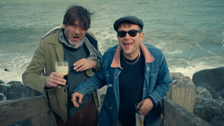 Blur enthüllt Trailer zum neuen Dokumentarfilm „To the End: Watch“.