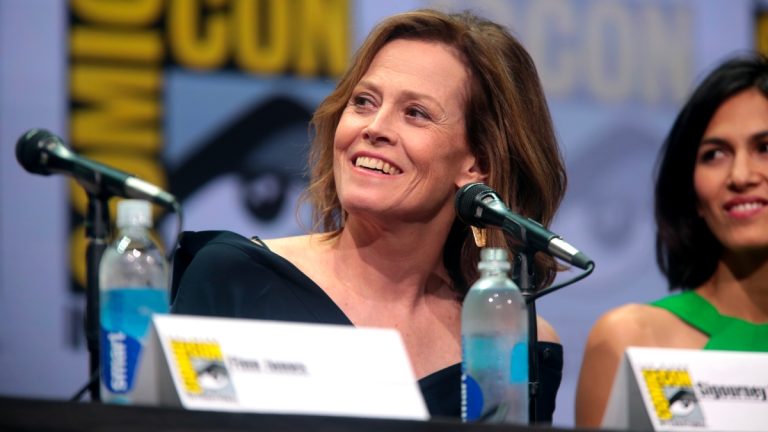 Sigourney Weaver schließt sich der Besetzung von The Mandalorian & Grogu an