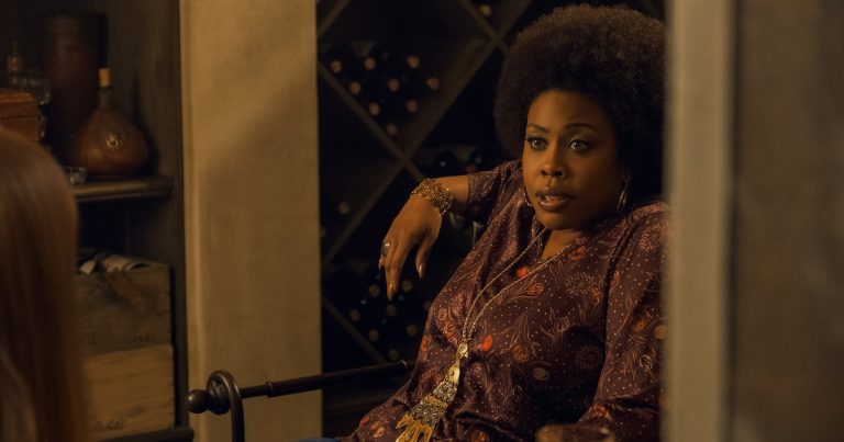 Amber Chardae Robinson im Palm Royale: Podcast von Apple TV+