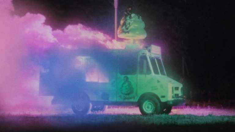 Der mit Stars gespickte Soundtrack von I Saw the TV Glow erscheint in voller Länge
