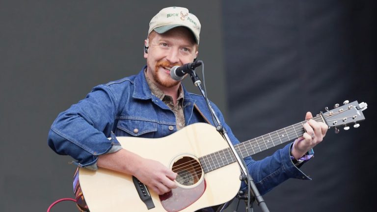 Tyler Childers veröffentlicht „Song While You’re Away“: Stream