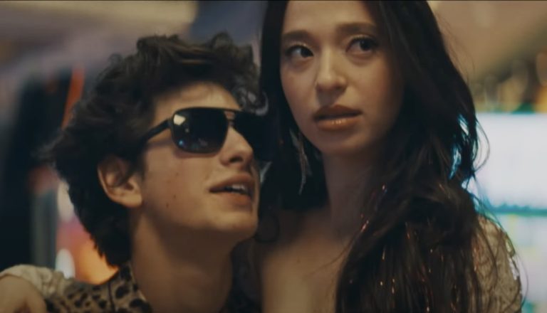 Mikey Madison spielt die Hauptrolle im Gewinnerfilm der Goldenen Palme von Sean Baker