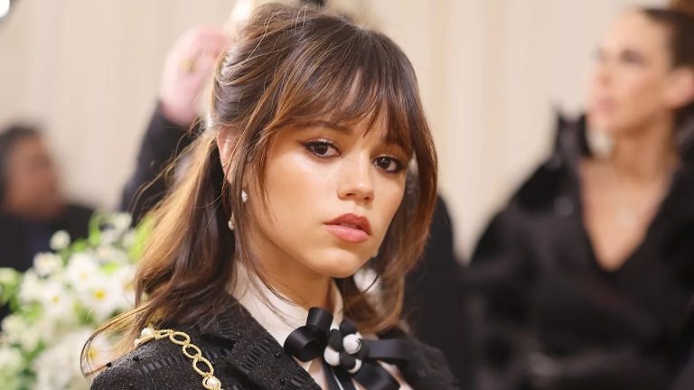 Jenna Ortega über das Leben mit dem Selbstvertrauen eines weißen Mannes