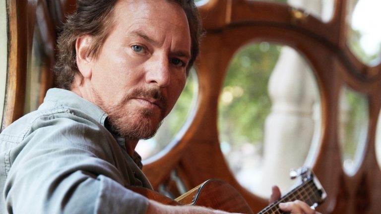 Eddie Vedder covert Tom Pettys „Der Weg nach oben“: Stream