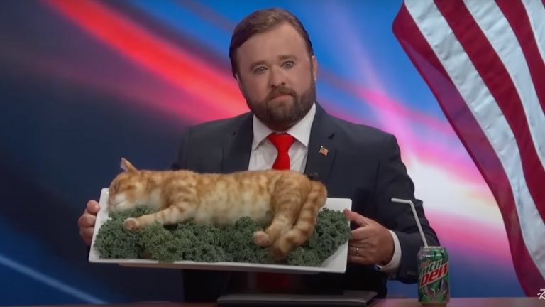 Haley Joel Osment präsentiert seinen treffsicheren JD Vance-Eindruck