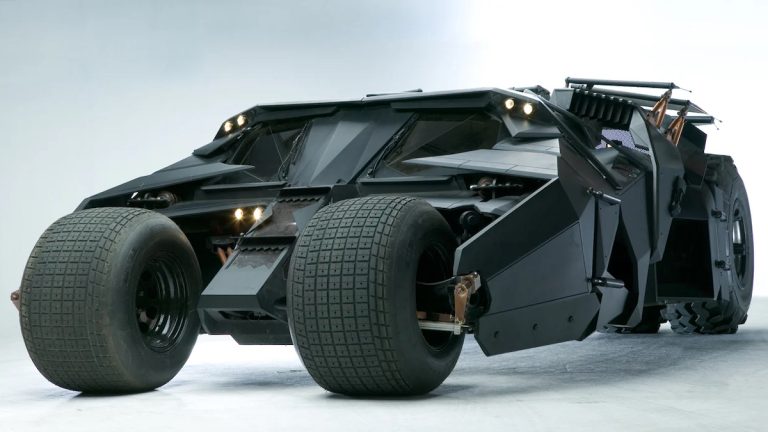 Werden Sie zum Batman mit dem echten 3-Millionen-Dollar-Batmobil „Tumbler“.