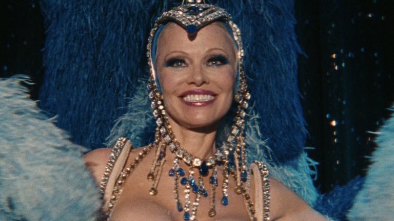 „The Last Showgirl“-Rezension: Pamela Anderson strahlt hell