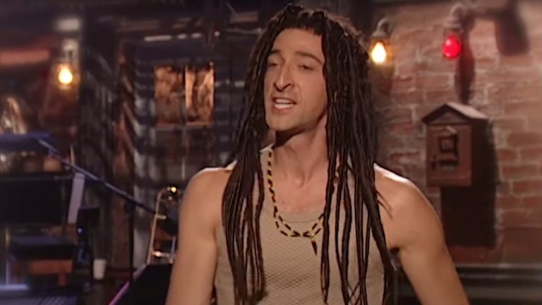 SNL50 macht sich Spaß an problematischen Skizzen mit im Memoriam -Segment