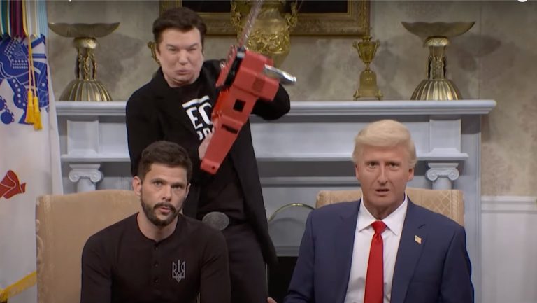 Mike Myers debütiert Elon Musk Identität in SNL Cold Open