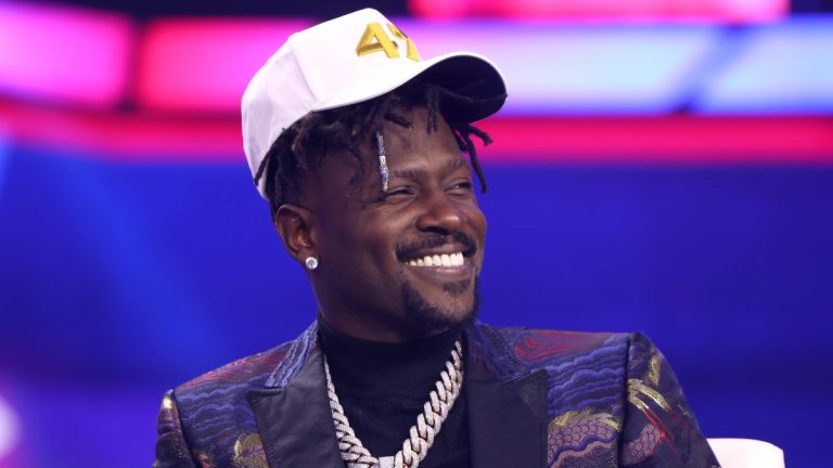 Fyre Festival 2 endlich Bücher Erster Akt: Antonio Brown