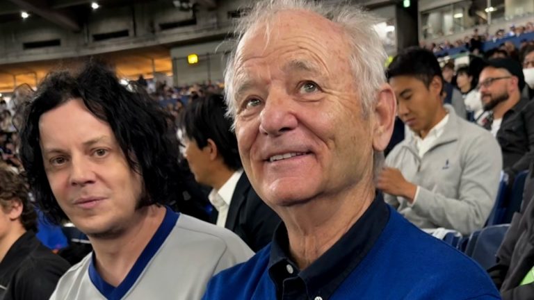 Jack White und Bill Murray saßen bei Cubs Game in Japan nebeneinander nebeneinander