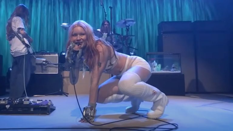 Nassbein führen „fangen diese Fäuste“ auf Fallon: Watch