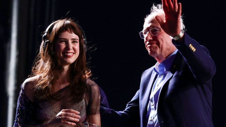 Bernie Sanders öffnete sich für Clairo in Coachella