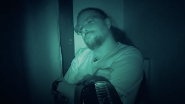 Korns Jonathan Davis erscheint in den Ghost Adventures von Discovery Channel