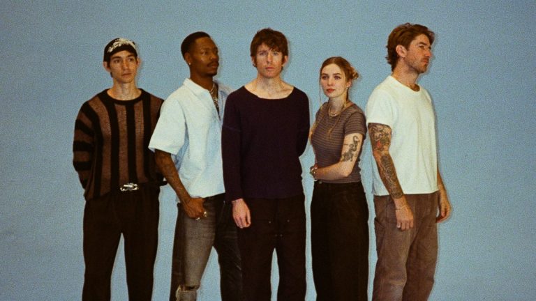 Drehkreuze zur Premiere nie genug Film beim Tribeca Festival
