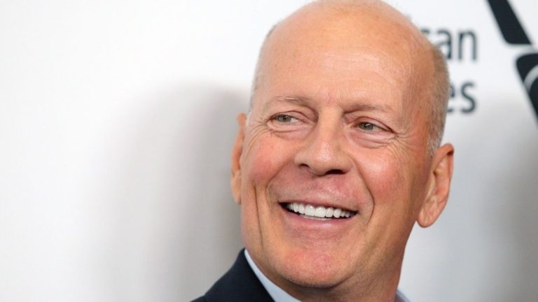 Bruce Willis ‚Frau sagt, er habe „große Gesundheit“, aber sein „Gehirn scheitert“
