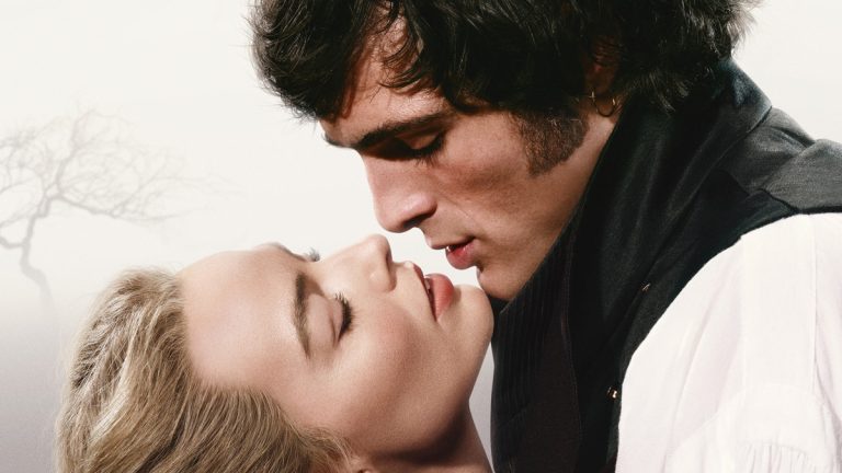 Margot Robbie & Jacob Elordi Star