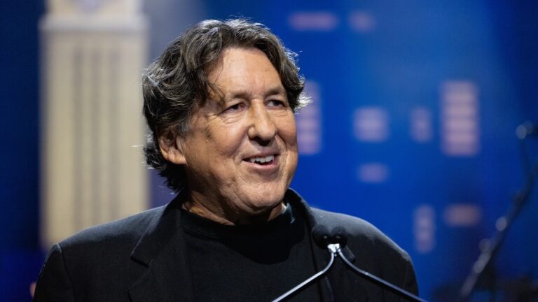 Cameron Crowe kündigt 2025 „The Uncool Book Tour“ an
