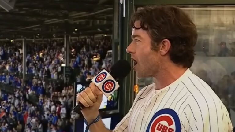 John Mulaney, der erster Komiker der Schlagzeile Wrigley Field wird
