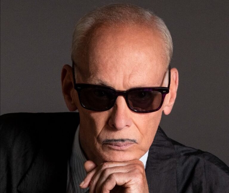 John Waters enthüllt 2025 Weihnachtstourdaten, Parodie Single
