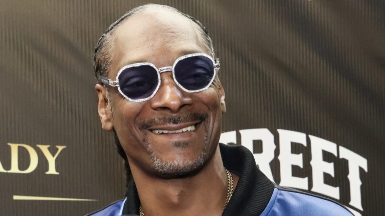 Snoop Doggs Vertreter sagt, Kommentare zu LGBTQ+ Kritik seien „falsch“.