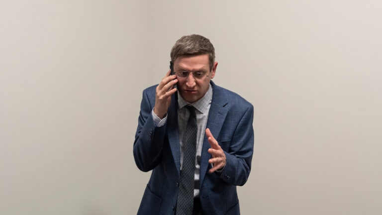 Tim Robinson spielt die Hauptrolle in der HBO-Komödie