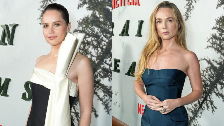 Felicity Jones & Kerry Condon in der Netflix-Serie „Train Dreams: Podcas“.