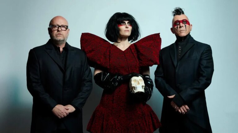 Puscifer spricht über neues Album, Bandentwicklung und Tour 2026
