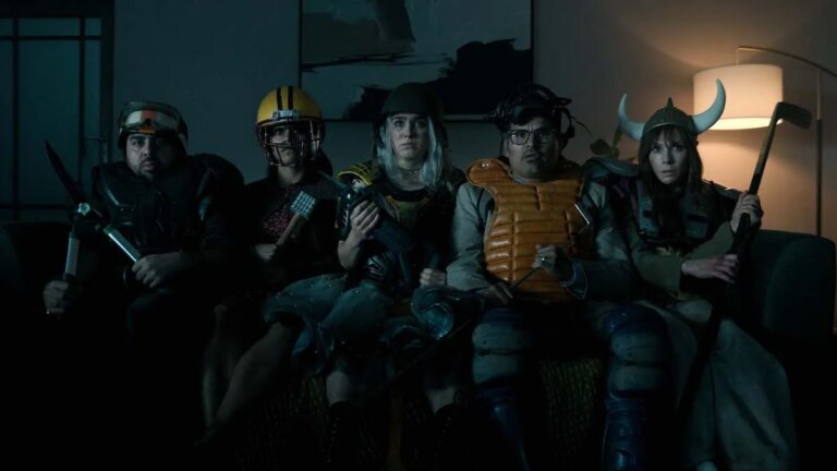 Haley Lu Richardson spricht über „Viel Glück, Spaß haben, nicht sterben: Podcast“.