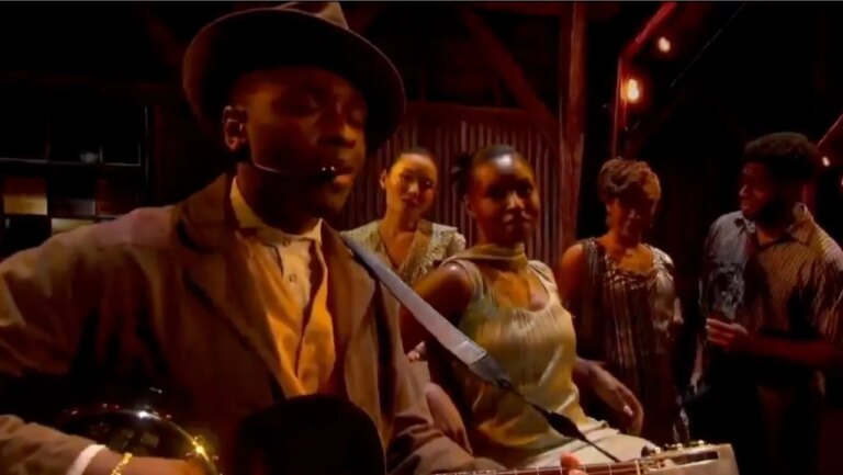 Die Besetzung von Sinners spielt „I Lied to You“