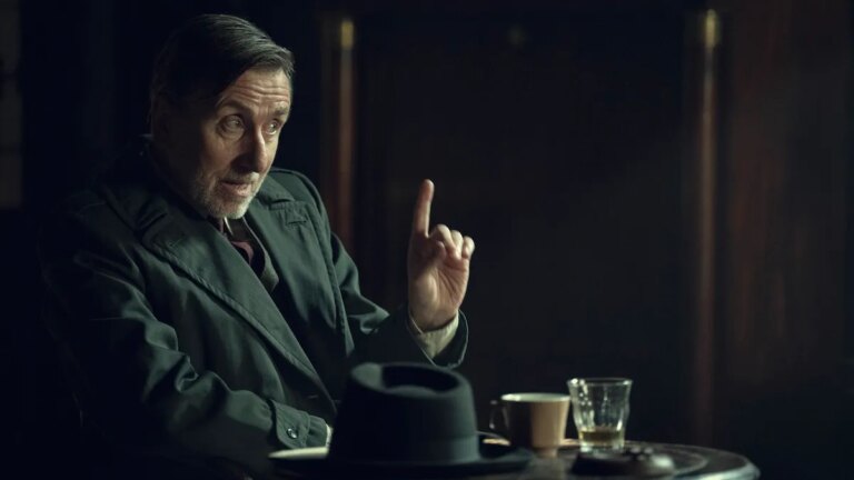 Tim Roth, Steven Knight und Tom Harper bei Peaky Blinders: Podcast
