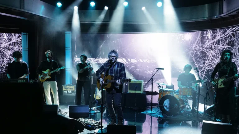 Jeff Tweedy bringt „Out in the Dark“ zu Kimmel