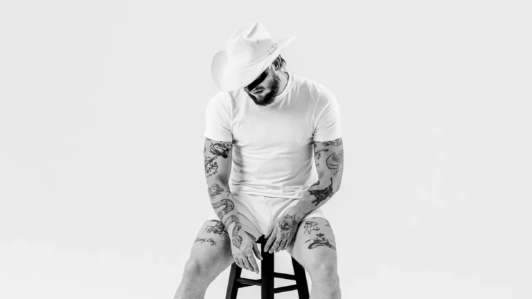 Hören Sie Orville Pecks neuen Song „Too Little, Too Late“