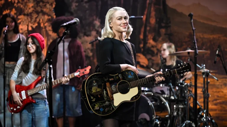 Lesen Sie die vollständigen Credits zu „Lost Weekend“ von Phoebe Bridgers
