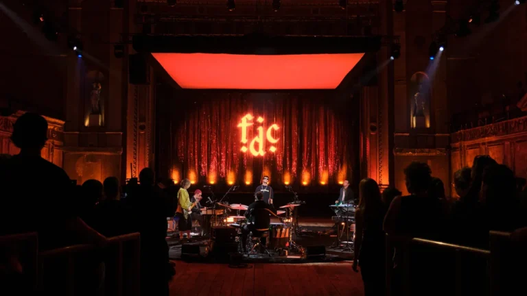Sehen Sie sich den Auftritt von Fontaines DC bei Jools Holland an